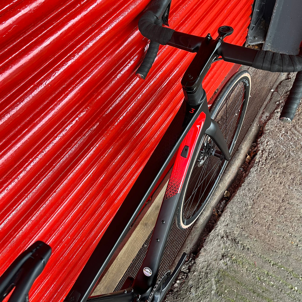 Colnago V3 Ultegra Di2 Carbon Disc Road Bike - 52s 56cm — view 4