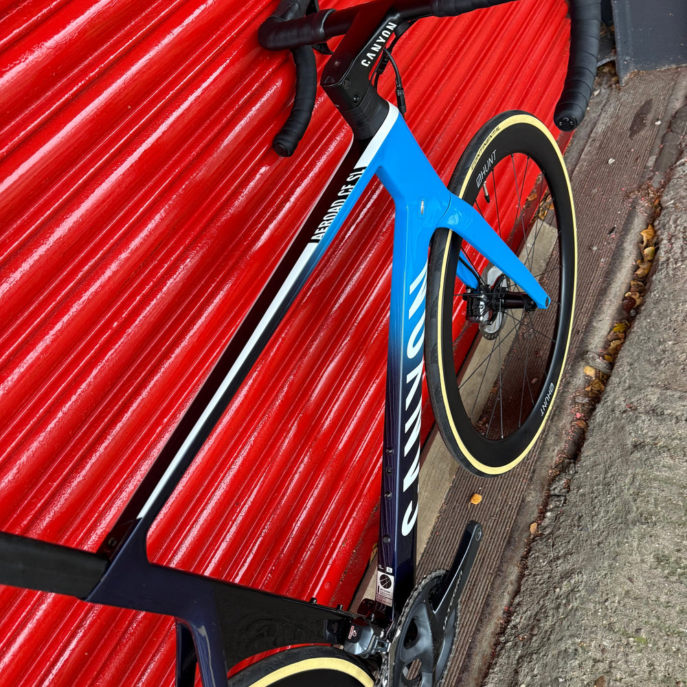 Canyon Aeroad CF SL Ultegra Di2 Carbon Disc Aero Road Bike - XL 60cm — view 1
