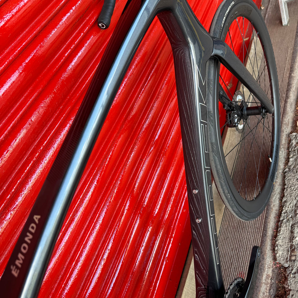 Trek Emonda SL6 Pro Shimano 105 Di2 Carbon Disc Road Bike - 60cm — view 4