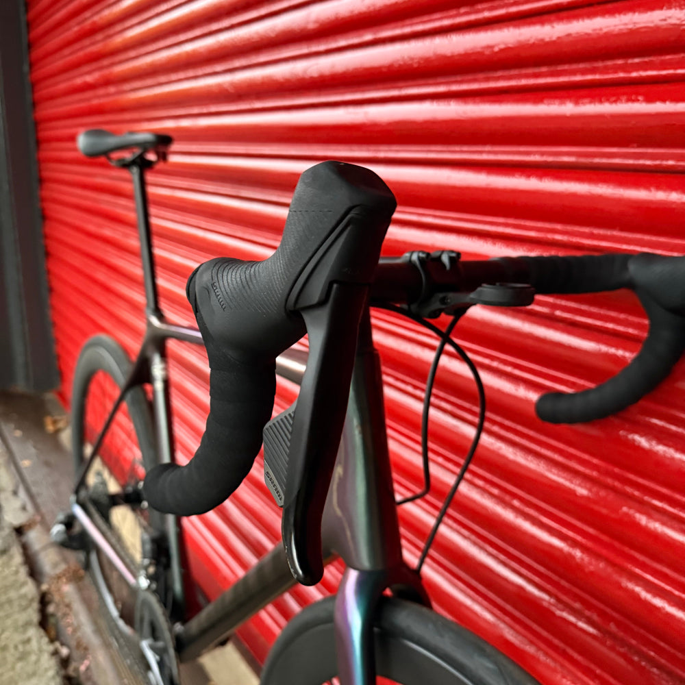 Giant TCR Advanced Pro SRAM Rival AXS Carbon Disc Road Bike - L 58cm — view 5