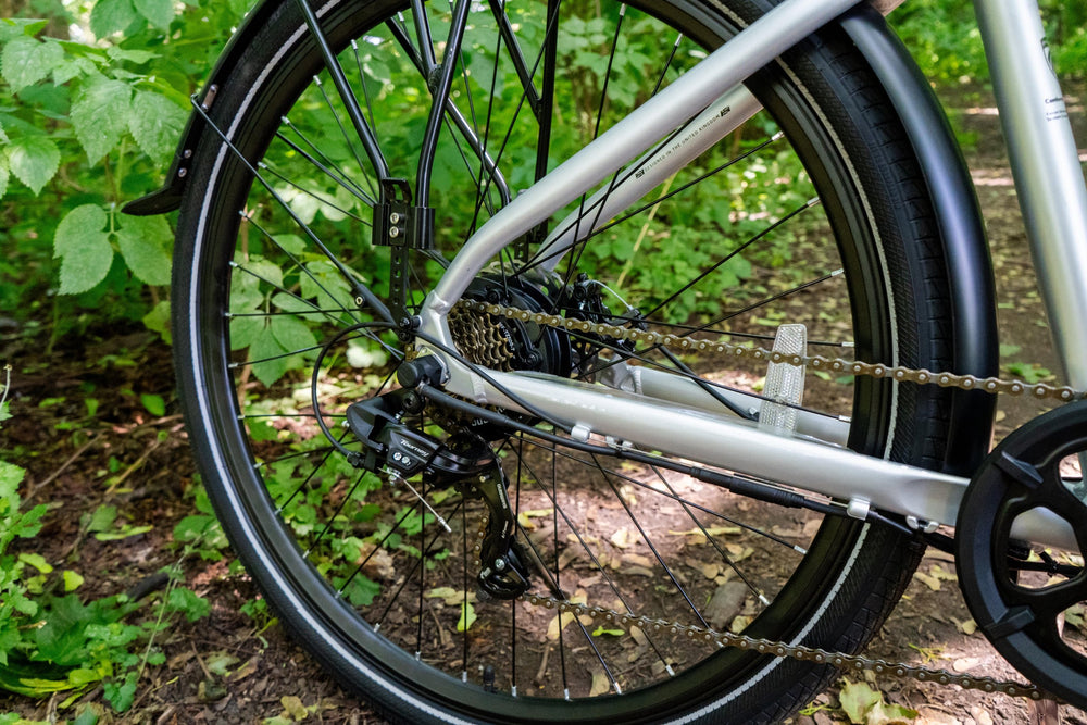 Falcon Horizon Low Step Electric Hybrid Bike - Shimano Tourney gears and rear hub motor — view 11