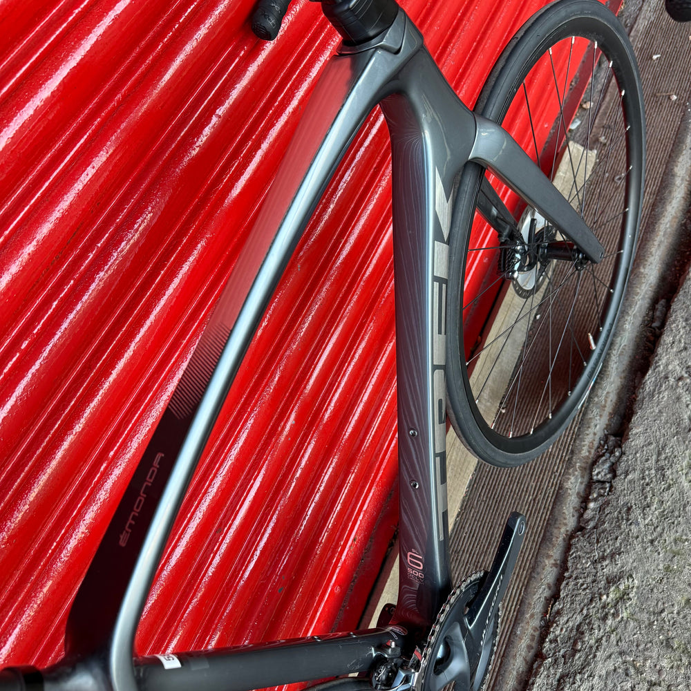 Trek Emonda SL Ultegra Carbon Disc Road Bike - 58cm — view 4