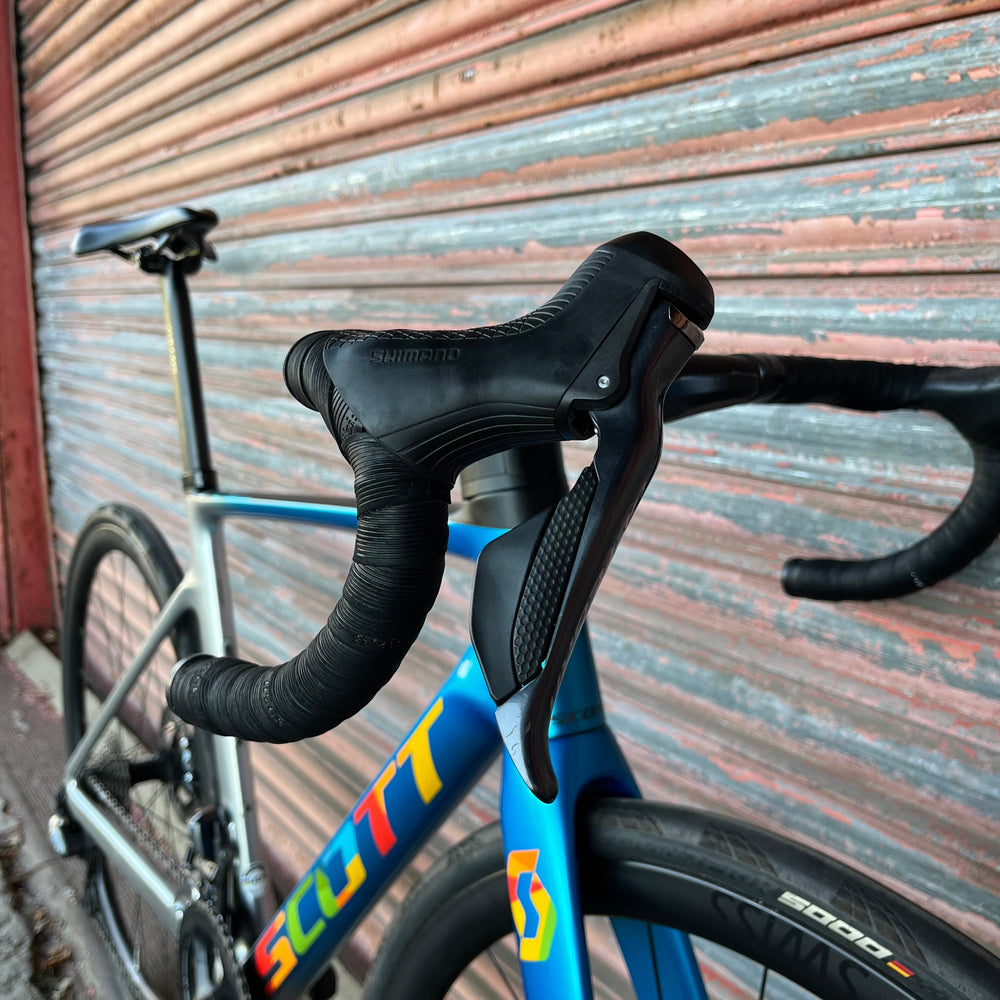 Scott Addict RC Ultimate Chaves Edition Ultegra Di2 Carbon Disc Road Bike - M 54cm — view 6
