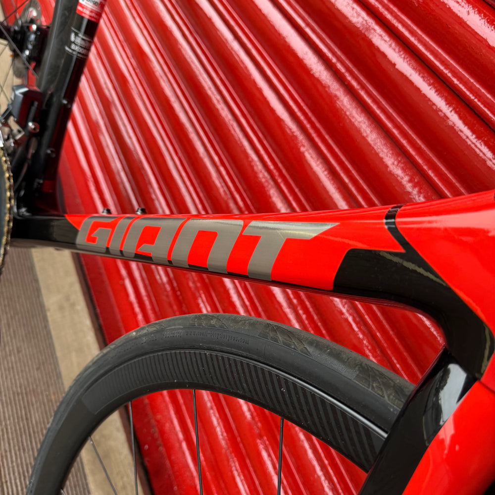 Giant TCR Advanced Pro Ultegra Di2 Carbon Disc Road Bike - ML 56cm — view 9