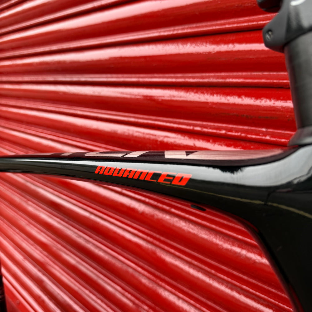 Giant TCR Advanced Pro Ultegra Di2 Carbon Disc Road Bike - ML 56cm — view 10