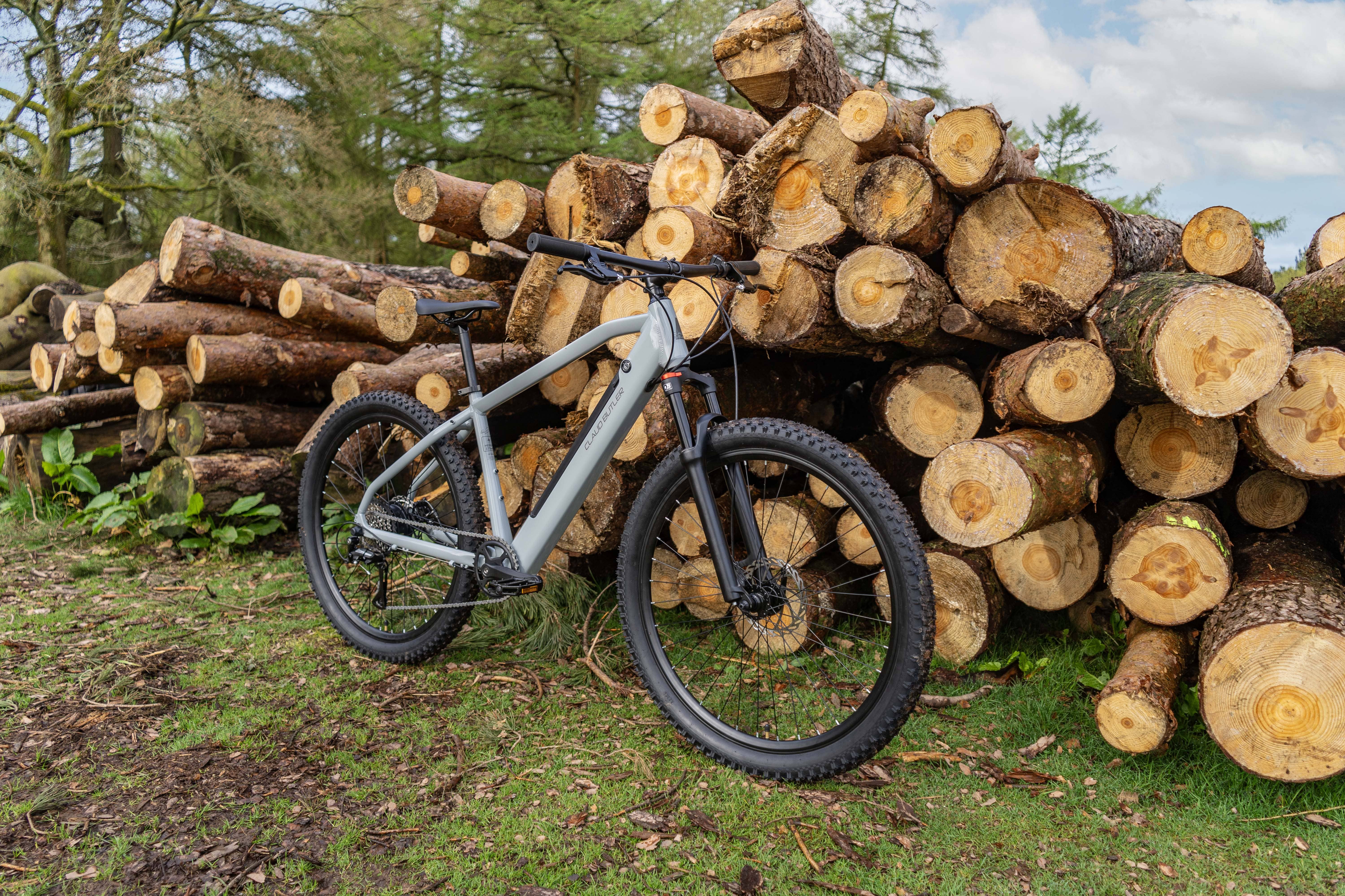 Claud Butler Electric Mountain Bikes Claud Butler Ridge 1.0 Electric Mountain Bike, Medium Primer Grey
