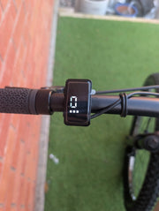Claud Butler Ridge 1.0 - handlebar display powered on — view 4