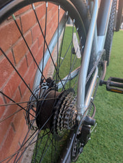 Claud Butler Ridge 1.0 - rear hub motor and cassette — view 7